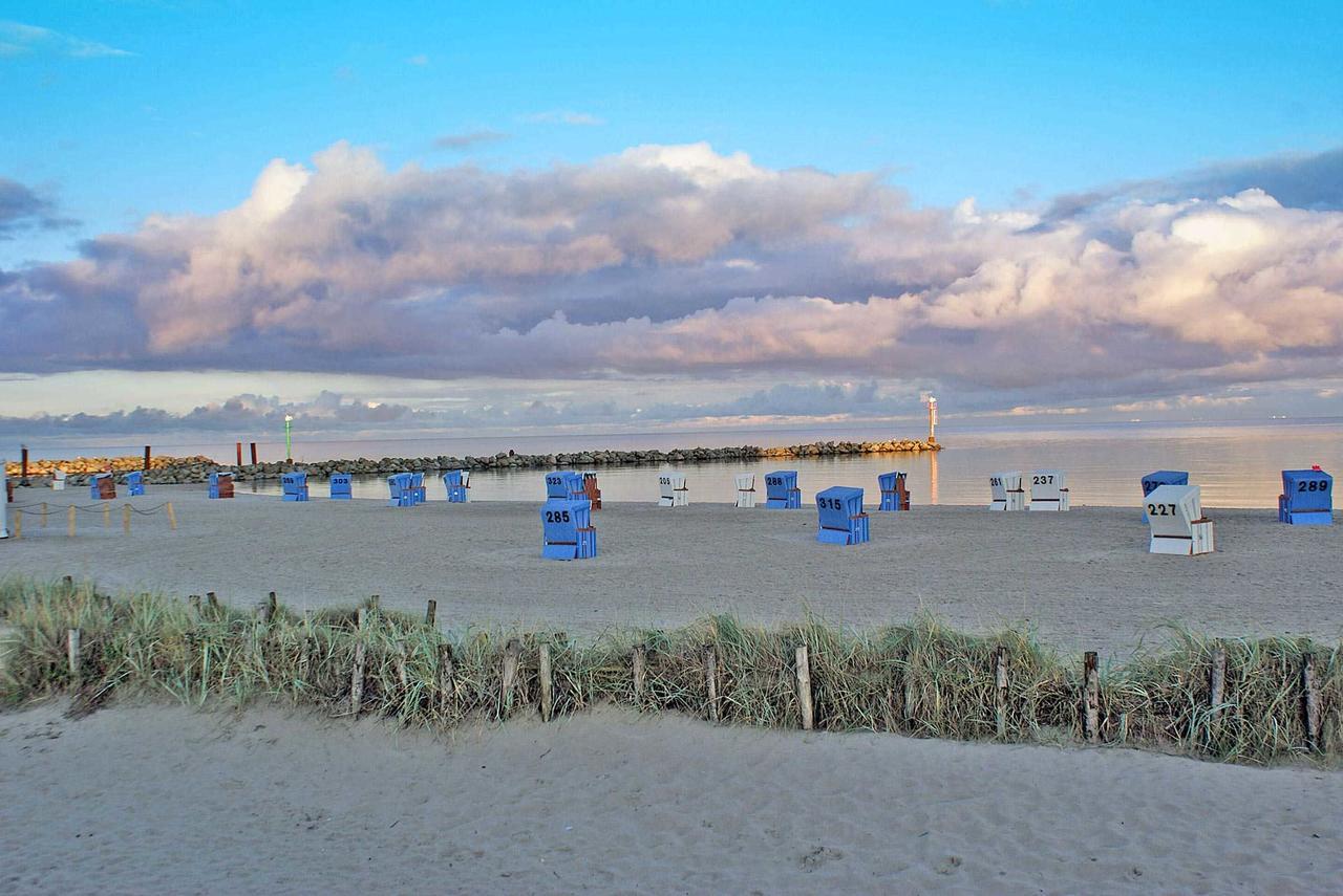 Ferienhaus mit viel Platz in Strandnaehe Damp Exterior foto
